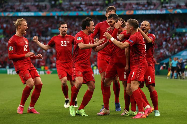 英格兰对丹麦半决赛
