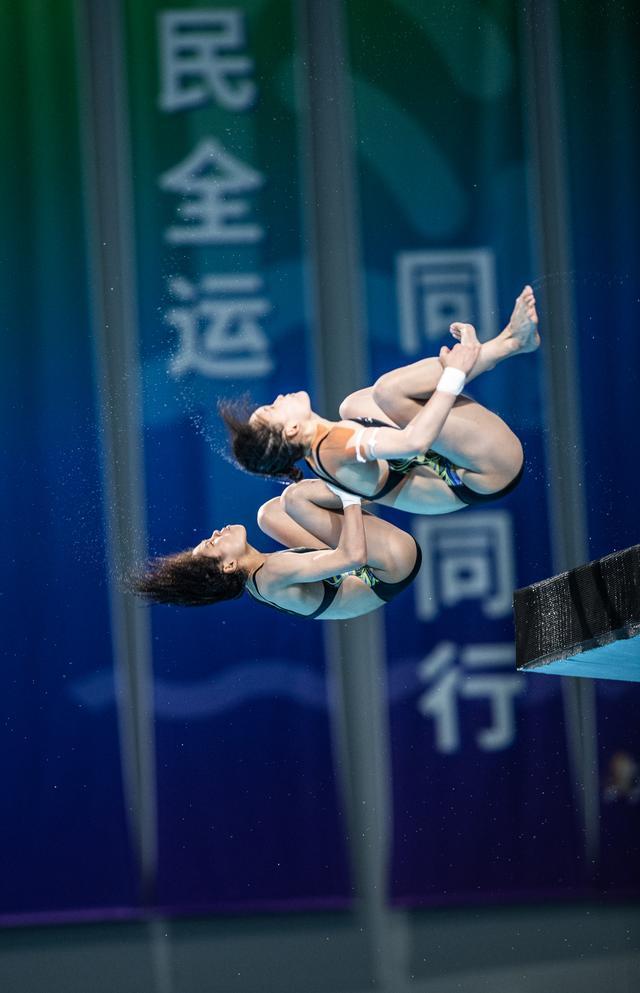 跳水女子10米跳台决赛直播视频
